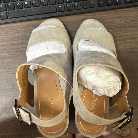 Vionic Perk Bianca Suede Sandal - Picture 2 of 5